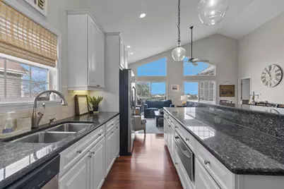 1825  Golfview Dr #35-05, Geneva, WI 53147 - Photo 10