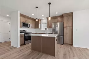 619 Belmont Dr, Watertown, WI 53094 - Photo 2