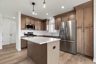 617 Belmont Dr, Watertown, WI 53094 - Photo 2