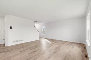 621 Belmont Dr, Watertown, WI 53094 - Photo 8