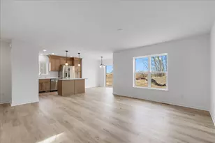 615 Belmont Dr, Watertown, WI 53094 - Photo 8