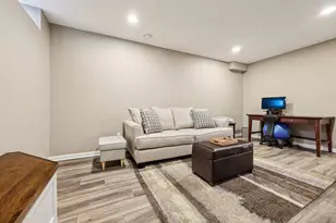 15630 W Ridge Rd, New Berlin, WI 53151 - Photo 18