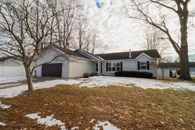 744  Troy St, Onalaska, WI 54650 - Photo 2