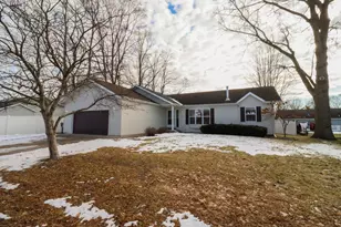 744 Troy St, Onalaska, WI 54650 - Photo 2