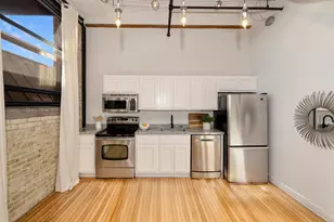 215 W Maple St, Milwaukee, WI 53204 - Photo 4