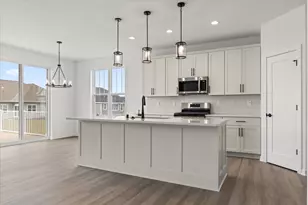 1746 Whalen Dr, Oconomowoc, WI 53066 - Photo 2