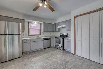 7850  W Van Beck Ave #7852, Milwaukee, WI 53220 - Photo 6