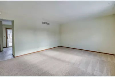 7850  W Van Beck Ave #7852, Milwaukee, WI 53220 - Photo 4