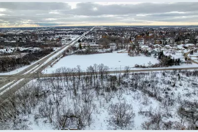 2707 W Puetz St, Franklin, WI 53132 - Photo 8