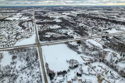 2707 W Puetz St, Franklin, WI 53132 - Photo 2