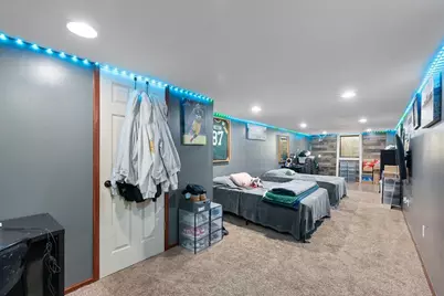 8527 W Allerton Ave, Greenfield, WI 53228 - Photo 16