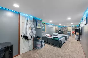 8527 W Allerton Ave, Greenfield, WI 53228 - Photo 16