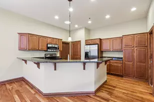 4041 S Fohr Dr, New Berlin, WI 53151 - Photo 4