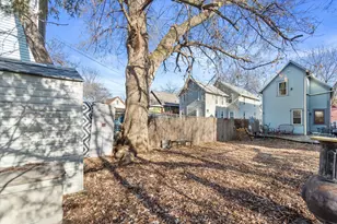 1751 N Franklin Pl, Milwaukee, WI 53202 - Photo 24