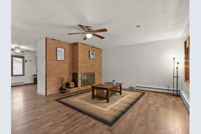 815  Buchholz St, Two Rivers, WI 54241 - Photo 4