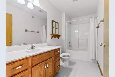 4225 W Grange Ave, Greenfield, WI 53221 - Photo 22