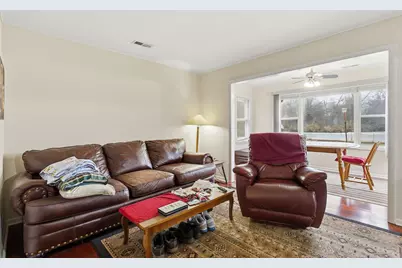 2736  Nagawicka Ave, Delafield, WI 53018 - Photo 8