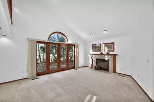 2415 Walnut Grove Ct, Brookfield, WI 53005 - Photo 4