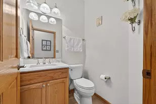 8454 Northview Dr, Pleasant Prairie, WI 53158 - Photo 12