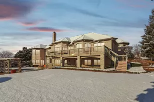 1701 E Bristlecone Dr, Hartland, WI 53029 - Photo 2