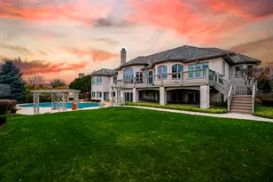 1701 E Bristlecone Dr, Hartland, WI 53029 - Photo 8