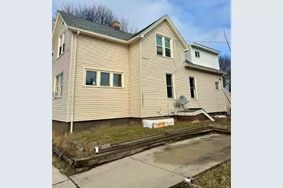 1945 N 15th St, Sheboygan, WI 53081 - Photo 2