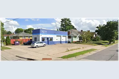 2042  George St, La Crosse, WI 54603 - Photo 2