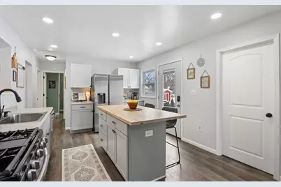 433 W Martin Ln, Milwaukee, WI 53207 - Photo 6