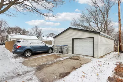 433 W Martin Ln, Milwaukee, WI 53207 - Photo 20