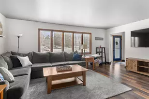 2440 Victoria Dr, Manitowoc Rapids, WI 54220 - Photo 4