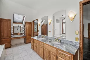 2003 S Valley Spring Dr, New Berlin, WI 53151 - Photo 42