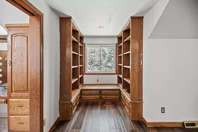 2003 S Valley Spring Dr, New Berlin, WI 53151 - Photo 46