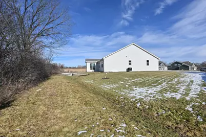 N75W17838  Woody Ln, Menomonee Falls, WI 53051 - Photo 4