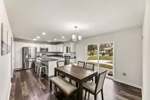 1084 Spruce Ct, Oconomowoc, WI 53066 - Photo 6