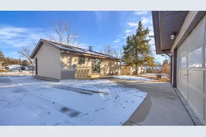 604  Robin St, West Bend, WI 53090 - Photo 22