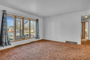 604 Robin St, West Bend, WI 53090 - Photo 6