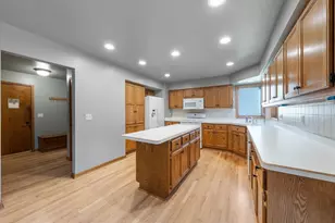 2700 Wyngate Way, Waukesha, WI 53189 - Photo 6