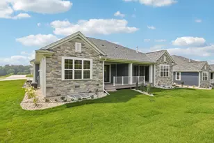 2119 Bluestem Dr, Waukesha, WI 53189 - Photo 24