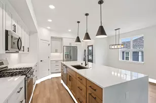 2119 Bluestem Dr, Waukesha, WI 53189 - Photo 6