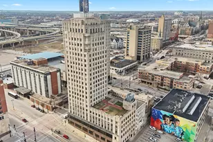 606 W Wisconsin Ave, Milwaukee, WI 53203 - Photo 6