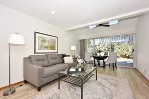 359 Hartford Square, Hartford, WI 53027 - Photo 8