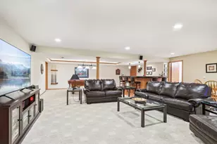 W203N16198 Pin Oak Cir, Jackson, WI 53037 - Photo 14