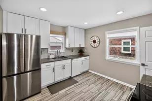 424 E Waterford Ave, Milwaukee, WI 53207 - Photo 8