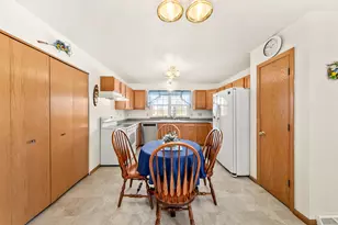 1711 Airport Dr, Hartford, WI 53027 - Photo 8