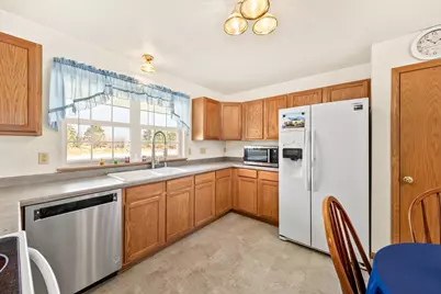 1711  Airport Dr, Hartford, WI 53027 - Photo 10