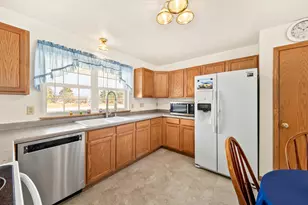 1711 Airport Dr, Hartford, WI 53027 - Photo 10