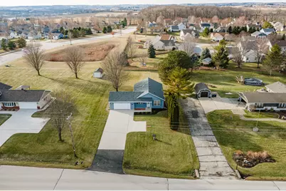 1711  Airport Dr, Hartford, WI 53027 - Photo 30