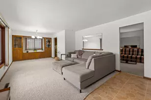 812 Lynn St, Horicon, WI 53032 - Photo 2