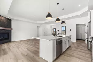 W209N5699 Turnberry Ln, Menomonee Falls, WI 53052 - Photo 6