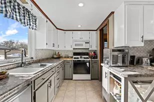 421 Manitowoc St, Reedsville, WI 54230 - Photo 2